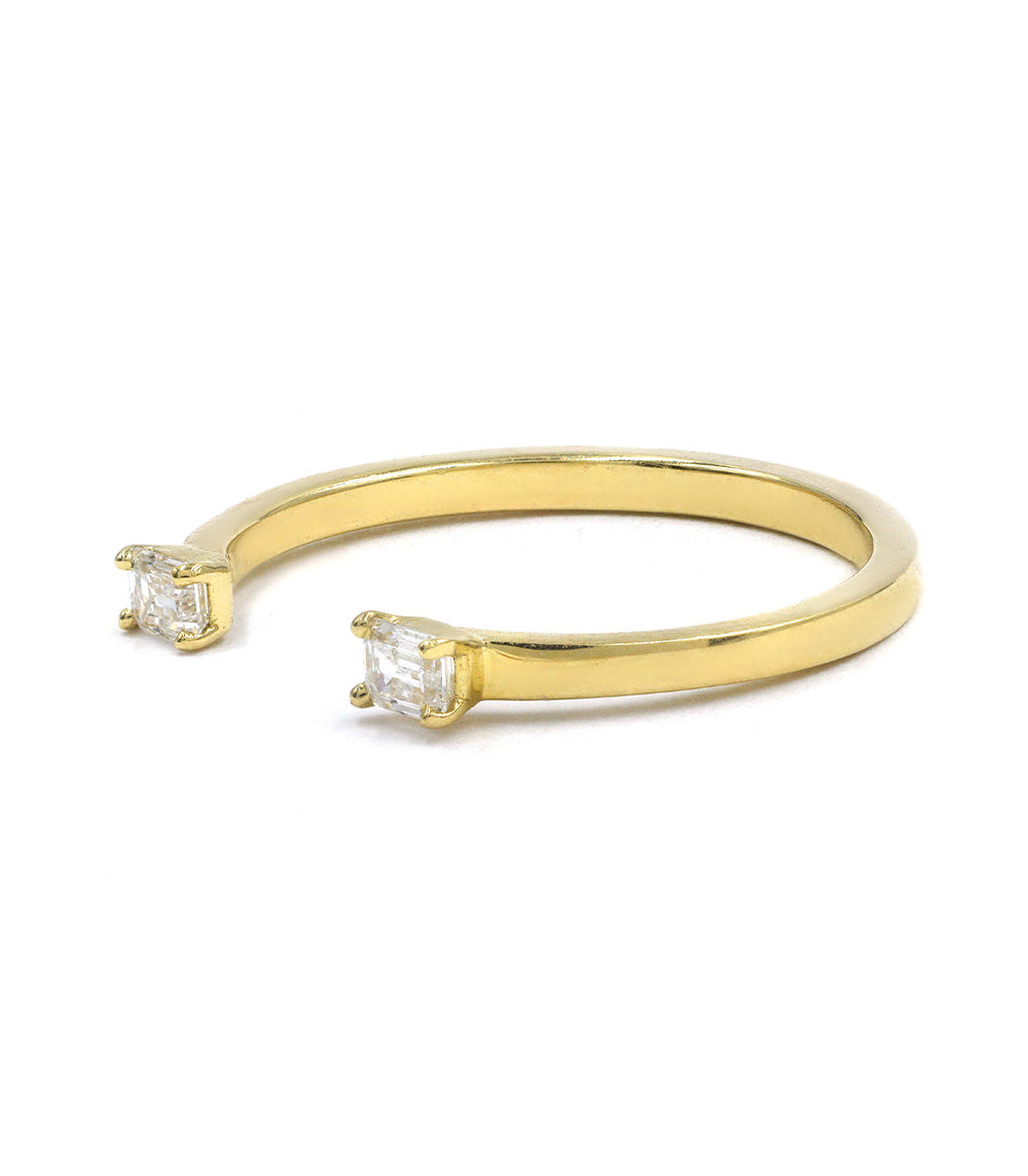 Side view of Puro Emerald Cut Diamond Nesting Open Band in yellow gold.