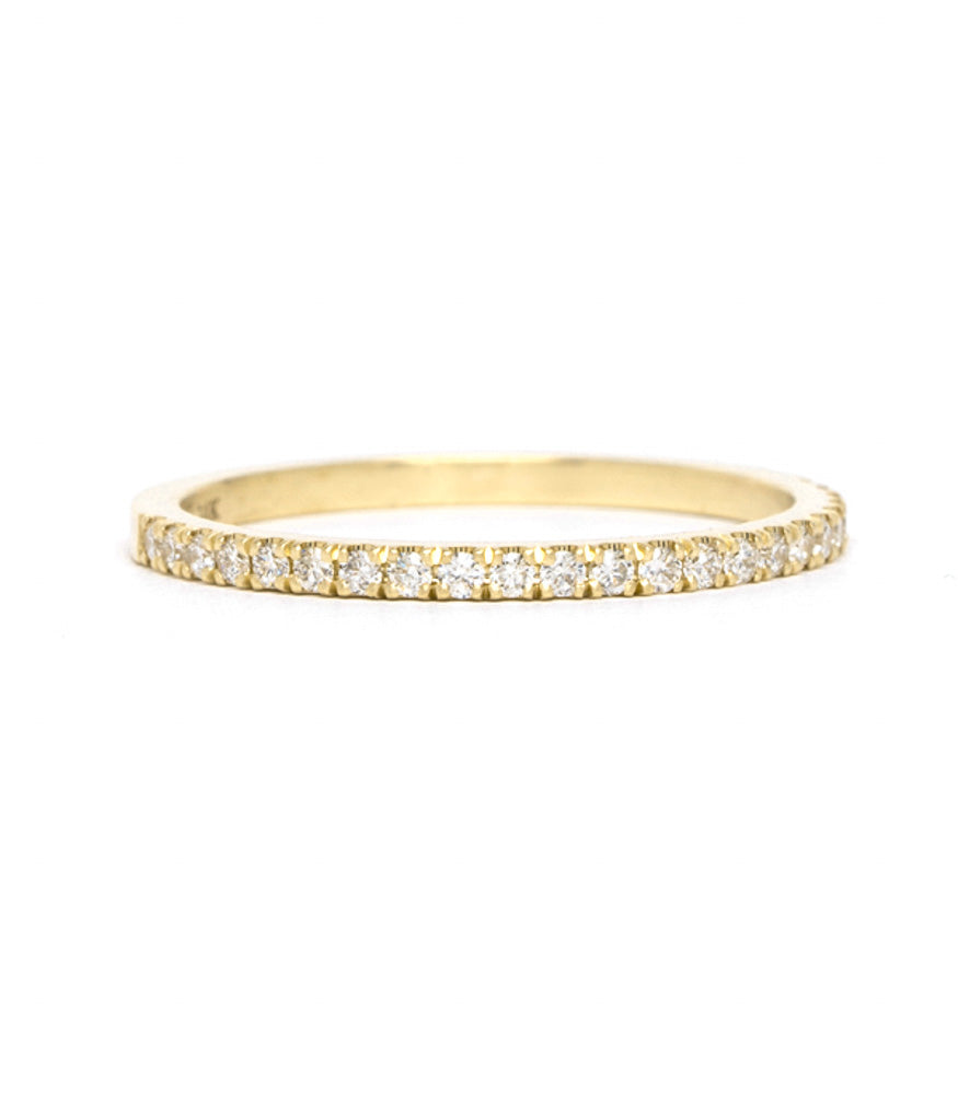 Front view of Puro Pave Diamond Band in yellow gold.