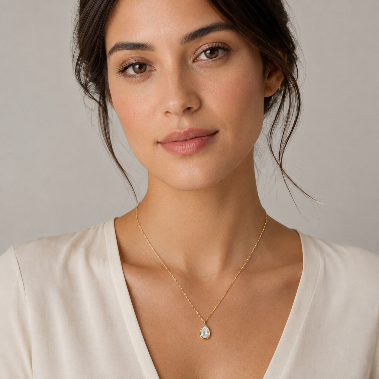 Puro Pear Bezel Diamond Pendant